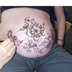 Pinkpeas - Henna and belly painting (sometimes!) during Spa Day!!