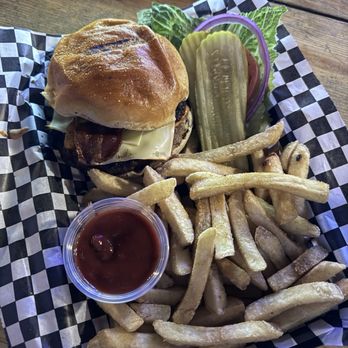 Amigos Burgers and Beer - *Amigo Burger & Fries - Burgers Near Me - Tucson, Arizona