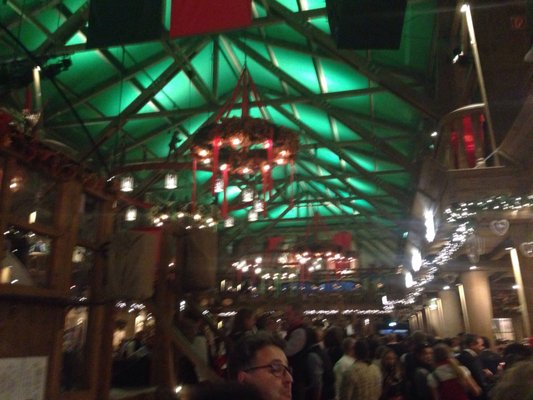 Kufflers Weinzelt by null