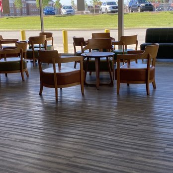Crepe & Creme - Indoor seating - Ice Cream & Frozen Yogurt Near Me - Cookeville, Tennessee