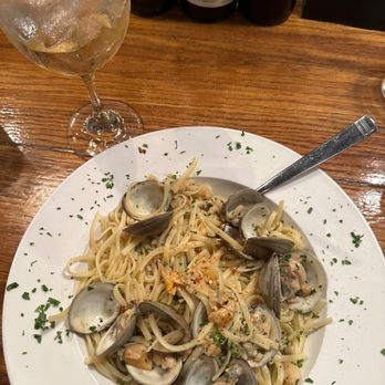 Via Carducci La Sorella - Linguine alla Vongole - Italian Near Me - Chicago, Illinois