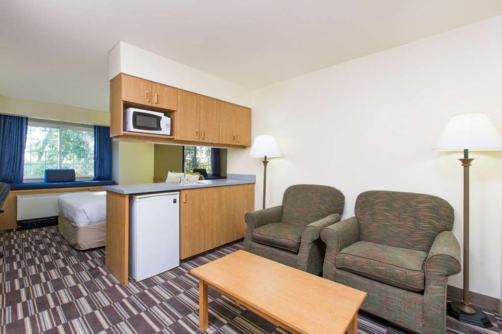 Microtel Inn & Suites by Wyndham Anchorage Airport