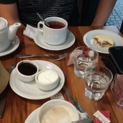 Tilo - El alfajor de maicena no llegó entero a la foto