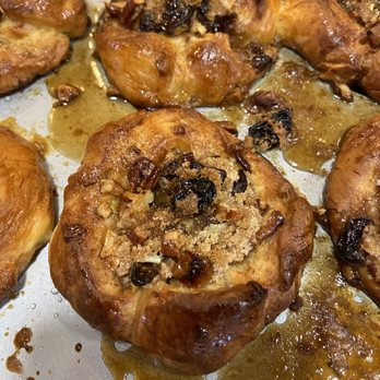 Misto Eats - cinnamon buns on a baking sheet - Cafes Near Me - Red Hook, New York Misto Eats - cinnamon buns on a baking sheet - Cafes Near Me - Red Hook, New York