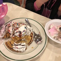 3 Hermanos Mexican Restaurant - Fried ice cream