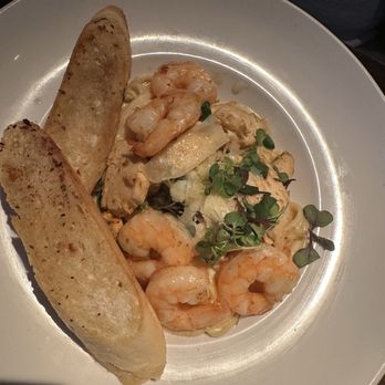 Suite Food Lounge - Shrimp scampi - New American Near Me - Atlanta, Georgia Suite Food Lounge - Shrimp scampi - New American Near Me - Atlanta, Georgia