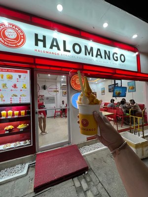 Halomango beach by null