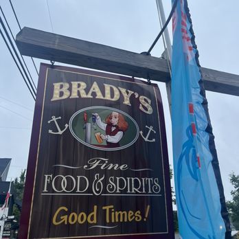 Brady’s - Comfort Food Near Me - Boothbay Harbor, Maine