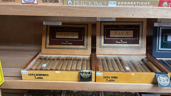 Capo Hookah Lounge & Cigar Lounge by null