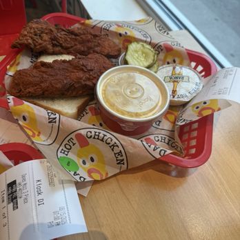 Dave's Hot Chicken - Chicken Shop Near Me - Indianapolis, Indiana