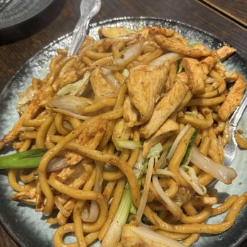 Dynasty Dumpling - Chicken Chow Mein - Dim Sum Near Me - San Francisco, California