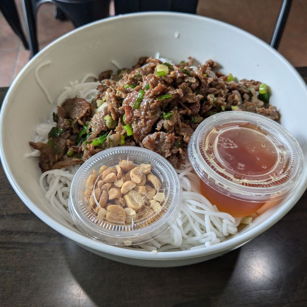 Nguyen’s Kitchen - Beef vermicelli bowl - Asian Fusion Near Me - Charlottesville, Virginia Nguyen’s Kitchen - Beef vermicelli bowl - Asian Fusion Near Me - Charlottesville, Virginia
