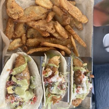 Towne Tavern And Treehouse - Fish Tacos - Waffles Near Me - Pembroke, Massachusetts