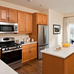 Dutch Village Apartments - Modern Kitchen