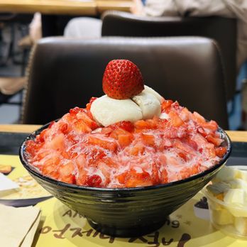 Sulbing - Strawberry Sulbing with extra cheese cake bites - Desserts Near Me - Santa Clara, California Sulbing - Strawberry Sulbing with extra cheese cake bites - Desserts Near Me - Santa Clara, California