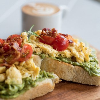 The House Café - Toast de Aguacate con Huevo Revuelto - Coffee & Tea Near Me - Guadalajara, JAL The House Café - Toast de Aguacate con Huevo Revuelto - Coffee & Tea Near Me - Guadalajara, JAL