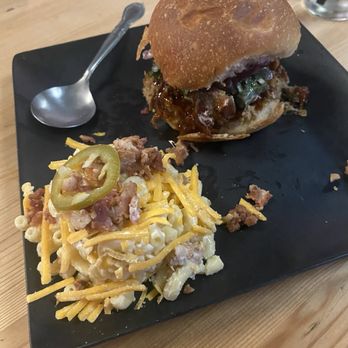 Willie Dicks - Pulled pork sandwich with their potato salad Mac & cheese - Gastropubs Near Me - Kalama, Washington