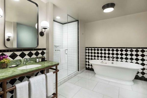 The Candler Hotel Atlanta, Curio Collection by Hilton by null