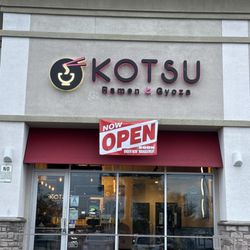 Kotsu Ramen & Gyoza - Just see today when i was shopping in Costco, Wow, my favorite place will be opening soon, under new ownership and management, Hurray!