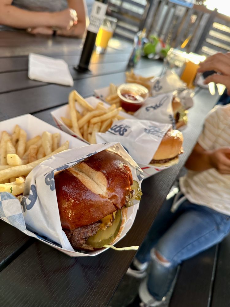 Ounces Taproom & Beer Garden