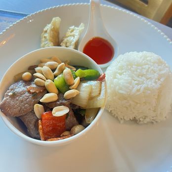 Thai on Ventura - Beef lunch - Thai Near Me - Encino, California Thai on Ventura - Beef lunch - Thai Near Me - Encino, California