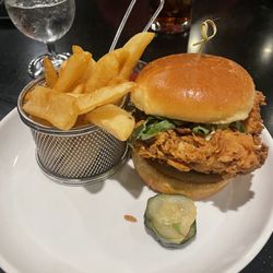 Fenimore's Pub - Crispy Chicken Sandwich