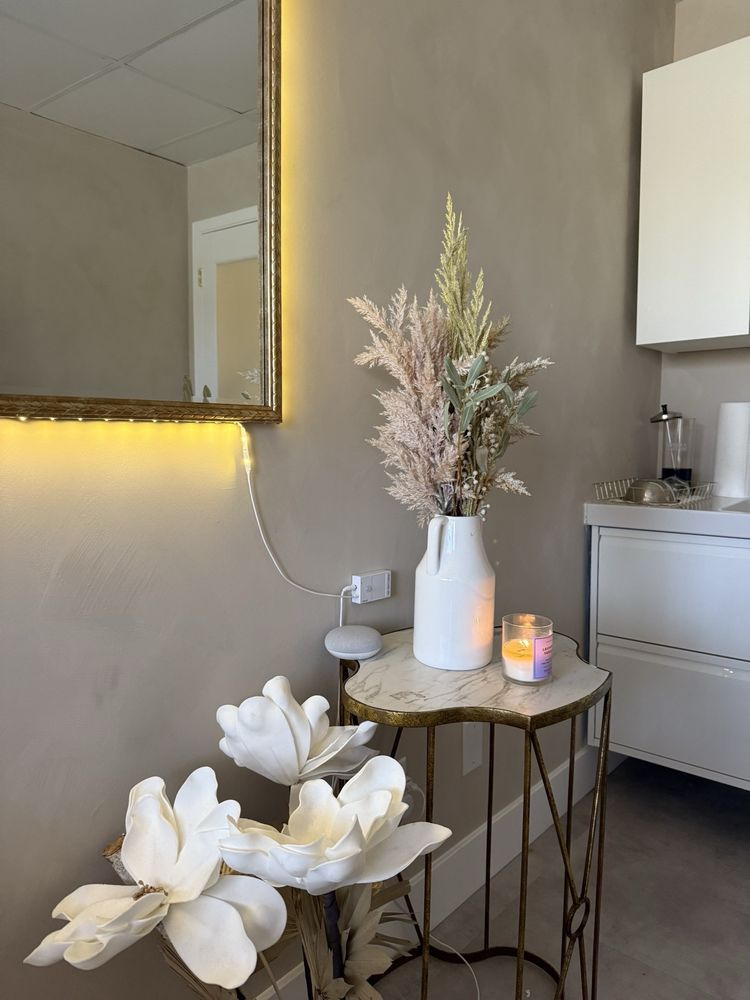 Glo.sthetics Studio Logo