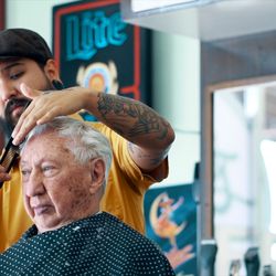 Art's Barbershop