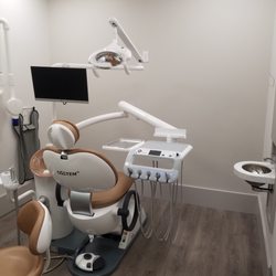 Oval Dental Centre - Our comfortable operatory with brand new dental chair
