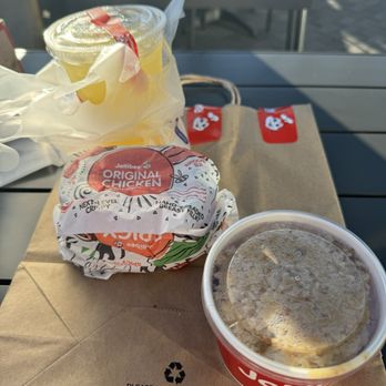 Jollibee - Chicken Shop Near Me - Alameda, California