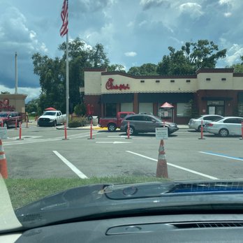 Chick-fil-A - Waiting curbside... - Fast Food Near Me - Jacksonville, Florida Chick-fil-A - Waiting curbside... - Fast Food Near Me - Jacksonville, Florida