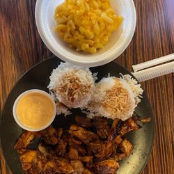 The Chubby Hawaiian - Sticky chicken and Mac and cheese