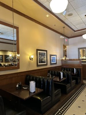 Maggiano's Little Italy by null