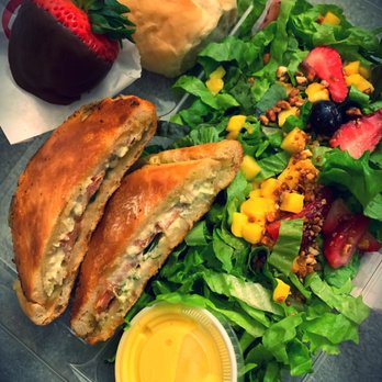 Café Zupas - Pesto chicken with mango berry salad try 2 combo - Sandwiches Near Me - Minnetonka, Minnesota Café Zupas - Pesto chicken with mango berry salad try 2 combo - Sandwiches Near Me - Minnetonka, Minnesota