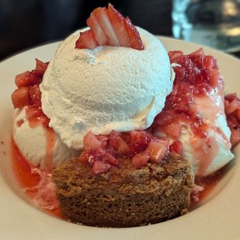 Connors Steak & Seafood - Strawberry Shortcake - Steakhouses Near Me - Tallahassee, Florida