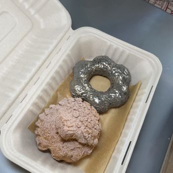 AlimamaTea - Black Sesame Mochi Donut & Vietnamese Coffee Boba Cream Puff - Desserts Near Me - New York, New York