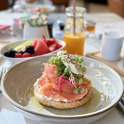 Quattro Restaurant and Bar - Open-Faced Smoked Salmon Bagel