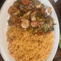 El Maguey Mexican Grill - Shrimp and vegetables