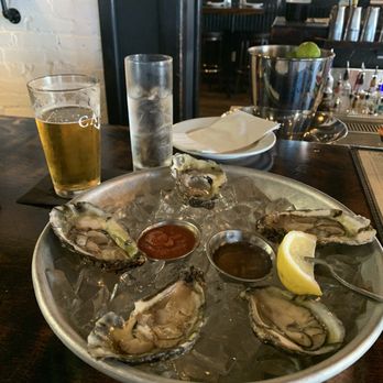Catch 109 - Half dozen raw oyster platter - Seafood Near Me - Morehead City, North Carolina Catch 109 - Half dozen raw oyster platter - Seafood Near Me - Morehead City, North Carolina