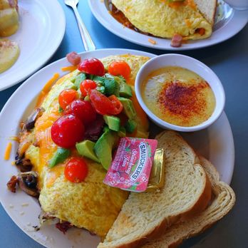Laughing Bean Bistro - Coffee & Tea Near Me - McMinnville, Oregon Laughing Bean Bistro - Coffee & Tea Near Me - McMinnville, Oregon