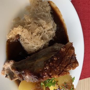 Backöfele - Most delicious lunch ever! Pork shoulder, Potato Dumpling, Red Cabbage with apple - German Near Me - Würzburg, BY