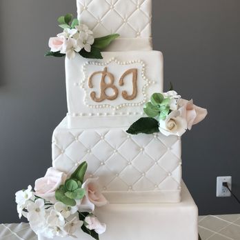 M&T Events - Wedding cake - Wedding Planning Near Me M&T Events - Wedding cake - Wedding Planning Near Me