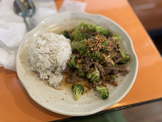 Family Thais Asian Bistro by null