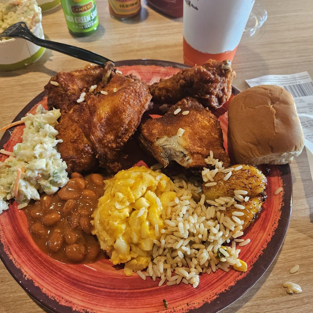 3 piece 2 sides Diner but I add my wife's other 2 sides and made a feast 3 piece 2 sides Diner but I add my wife's other 2 sides and made a feast