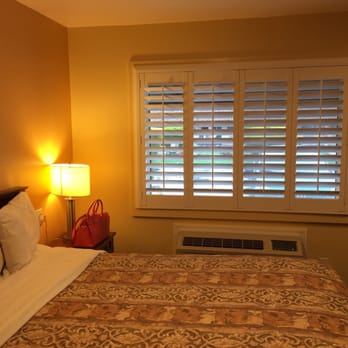 Wine Valley Lodge - King bed room - Hotels Near Me - Napa, California