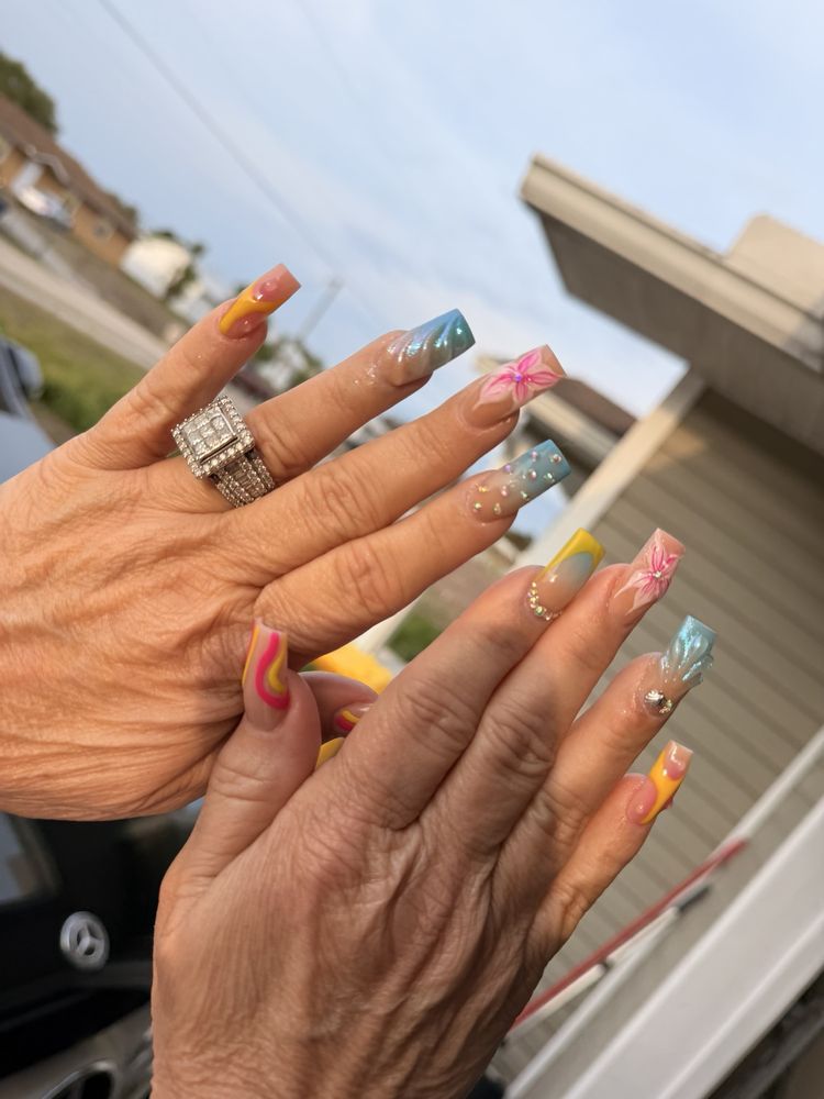 Noire The Nail Bar Logo