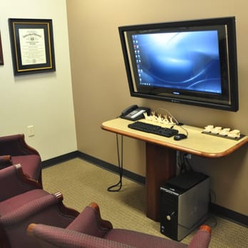 Steven D. Aeschliman DDS PS - The consult room, where patients are shown, visually, what we can do and discuss options for their treatment. - Periodontists Near Me - Spokane, Washington