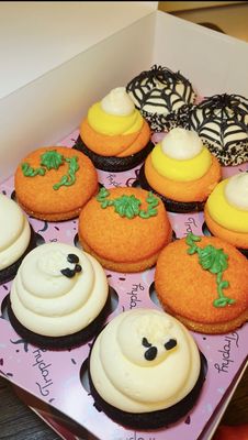 Trophy Cupcakes & Party - University Village by null