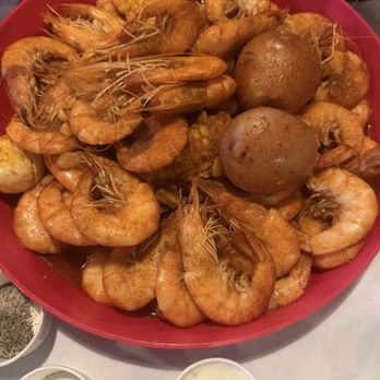 The Boiling Crab - 'Get Dirty' combo, this platter looked way fuller compared to the other platter. - Cajun/Creole Near Me - Burbank, California