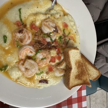 The Ugly Diner - Shrimp and grits - American Near Me - Gulf Shores, Alabama The Ugly Diner - Shrimp and grits - American Near Me - Gulf Shores, Alabama